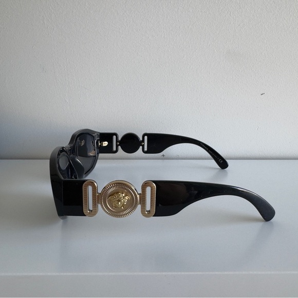 VERSACE BLACK MEDUSA BIGGIE SUNGLASSES - Picture 5 of 7